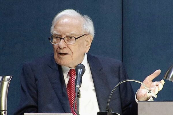 How Buffett decides when to sell a stock and what dumping BofA says