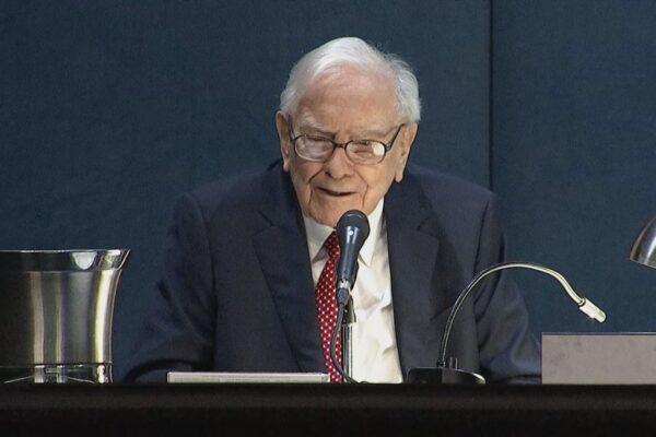 What Warren Buffett's recent moves say – and don’t say – about today’s market