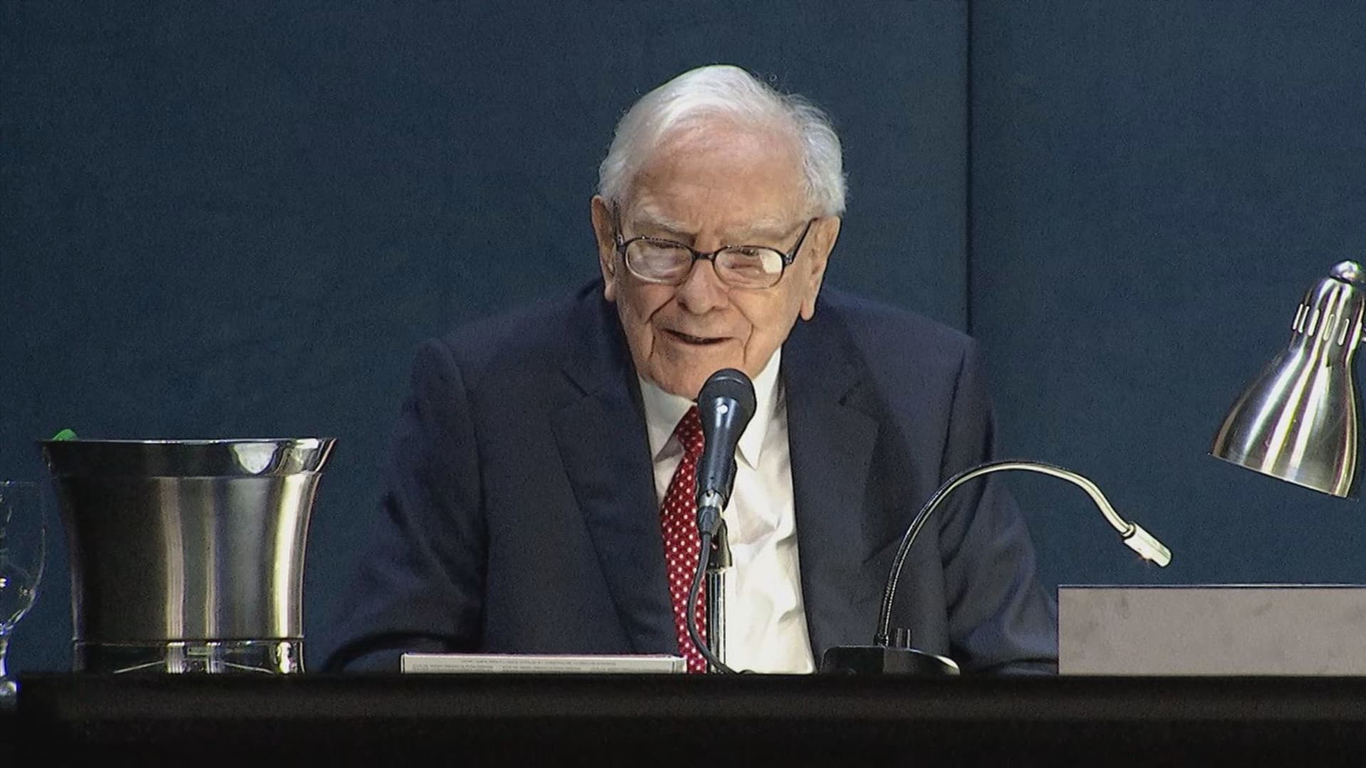 What Warren Buffett's recent moves say – and don’t say – about today’s market