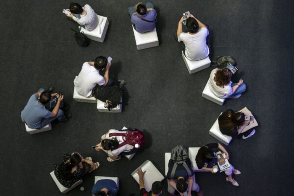 Record Returns Are Silver Lining as China’s Tech Stocks Slump