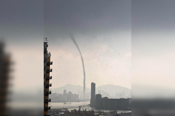 Waterspout seen over Victoria Harbour: Observatory