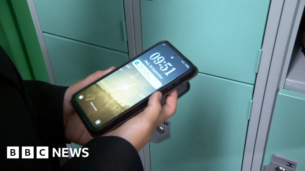 School bans pupils' phones to remove 'toxicity'