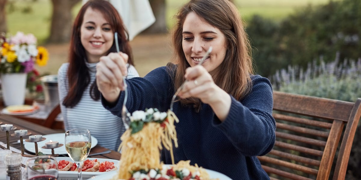 How to Eat Carbs Without Causing Blood Sugar Spikes: Researcher Tips