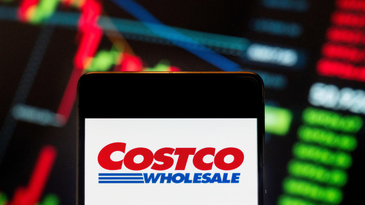 What Costco's mixed earnings report means for its stock valuation