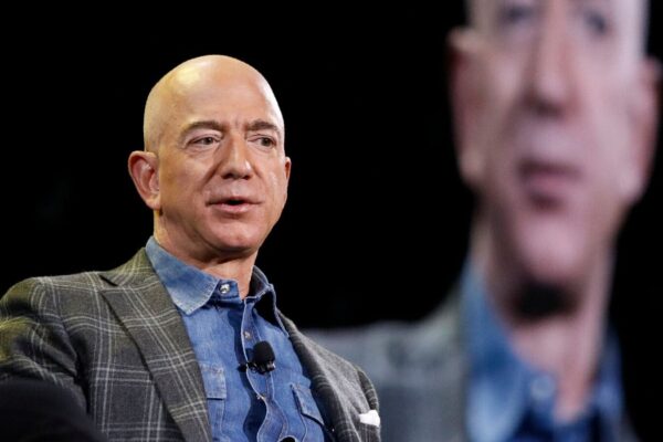 Jeff Bezos always had one empty chair in all Amazon meetings… THIS is why