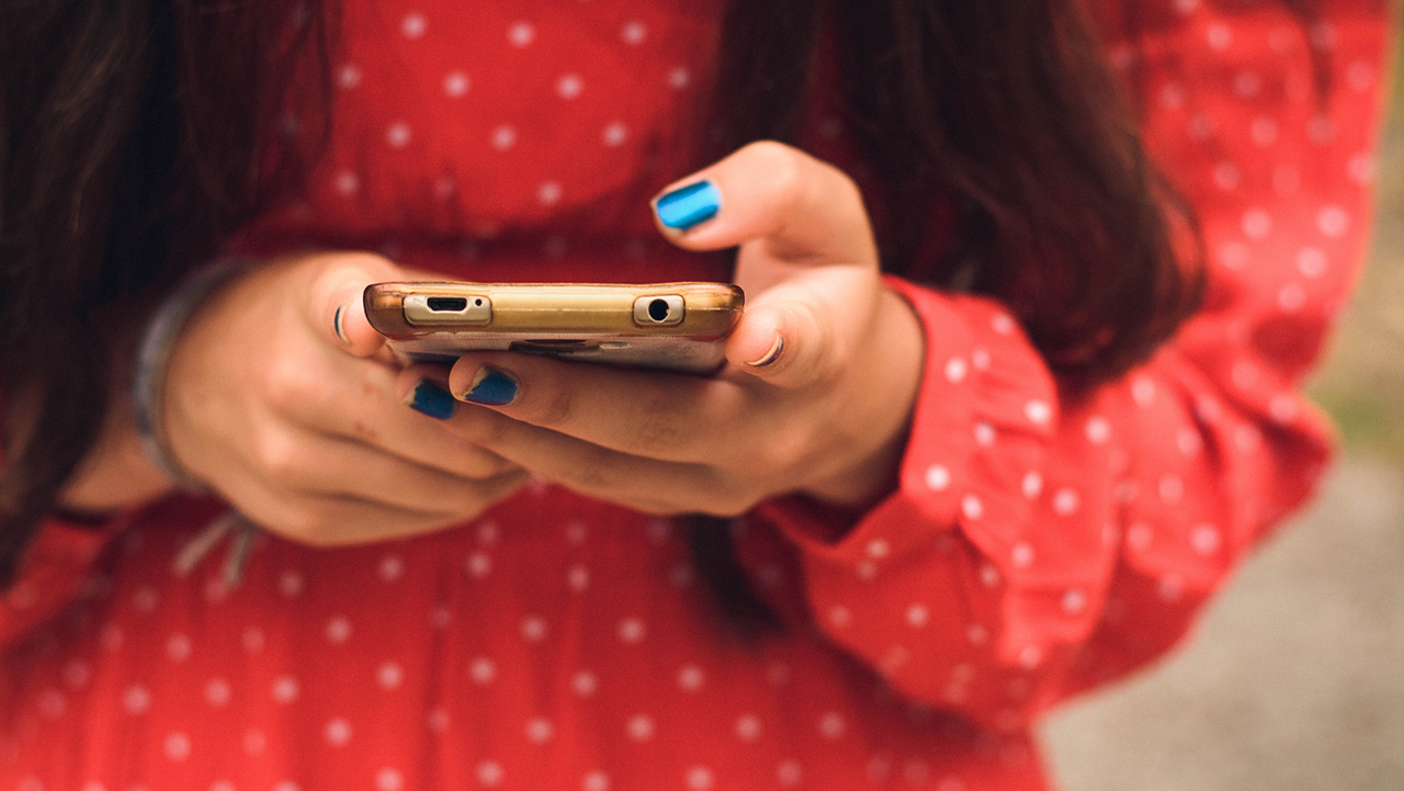 New poll shows 67% of Virginia parents support banning cell phones in schools