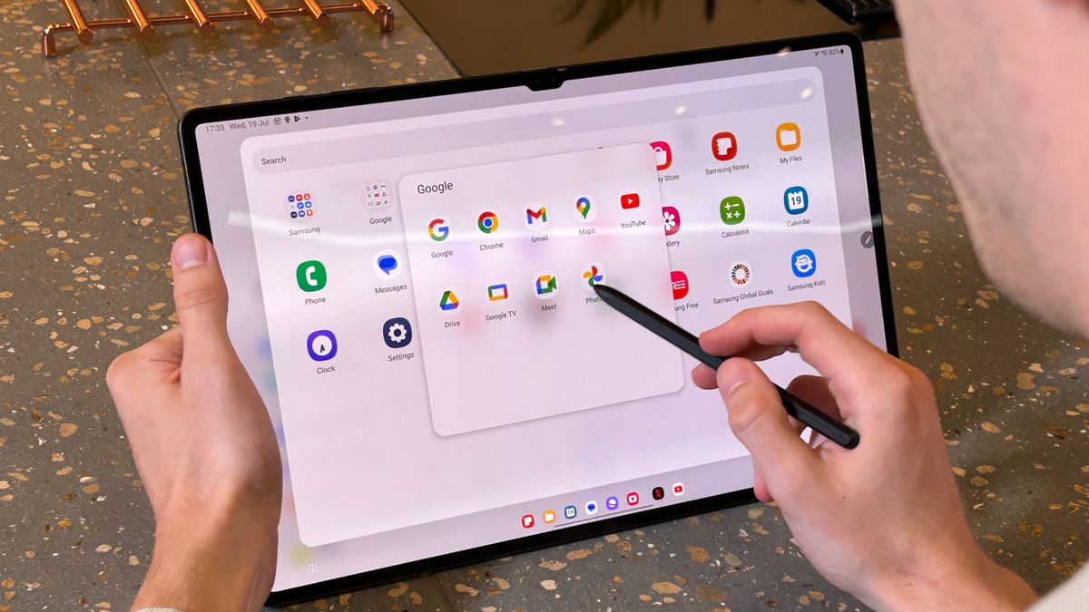 Samsung Galaxy Tab S9 Ultra display