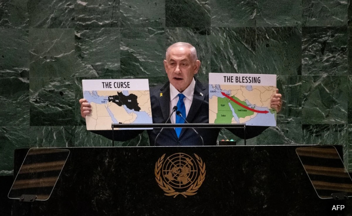 At UN, Netanyahu Shows 2 Maps. Palestine Doesn't Exist In Either Of Them