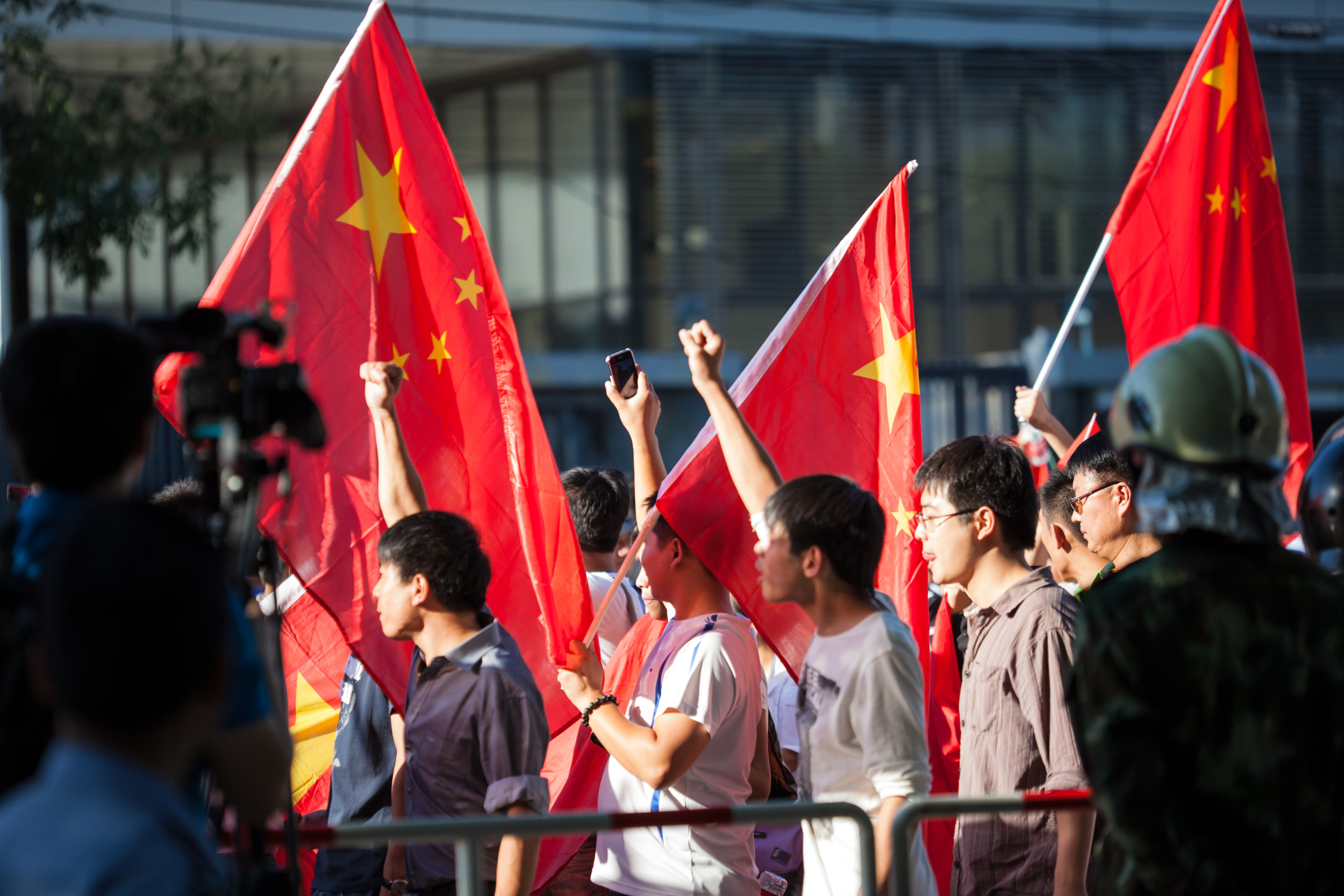 Chinese Demonstrators Gather at Japanese Embassy