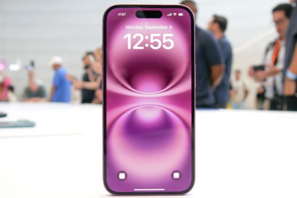 Apple iPhone 16 Plus hands-on.