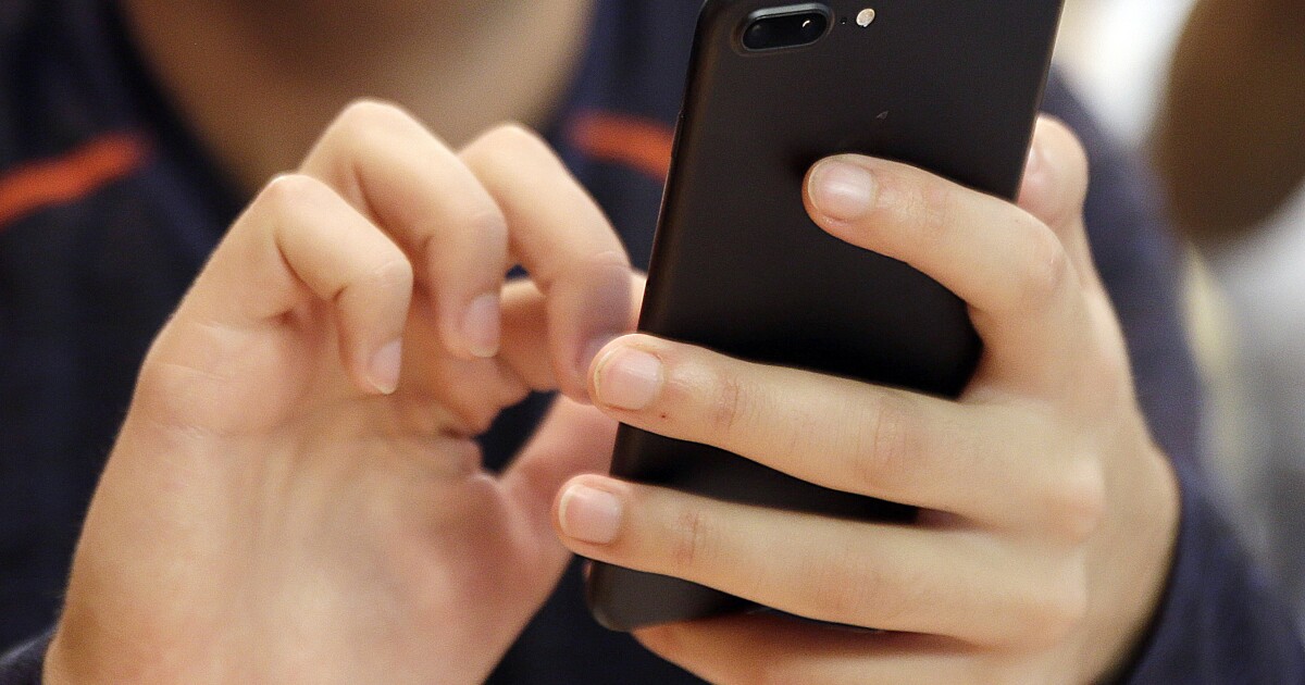 If Utah bans cell phones in schools it could cut students off from SafeUT, too