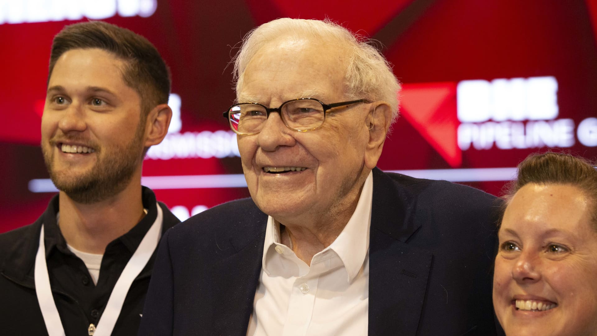 Warren Buffett's Berkshire Hathaway hikes SiriusXM stake to 32%