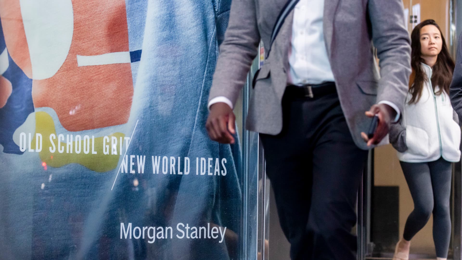 Strong earnings and economy driving stocks higher