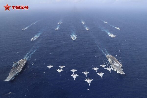 VIDEO: 2 Chinese Aircraft Carriers Drill Together for the First Time in South China Sea