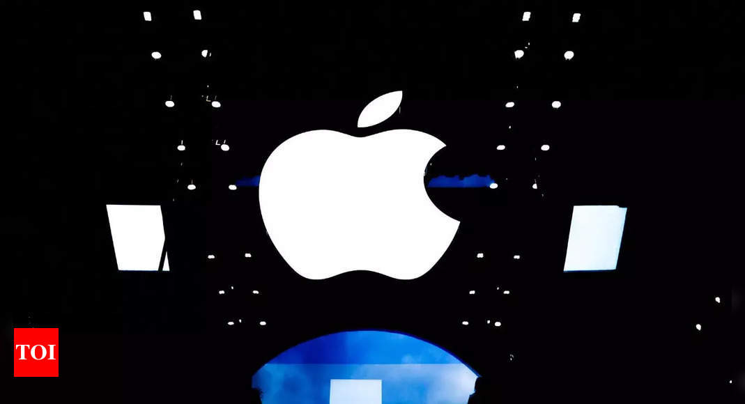 US labour board accuses Apple of violating workplace rules