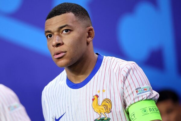 Kylian Mbappé defended by France team amid nightclub reports