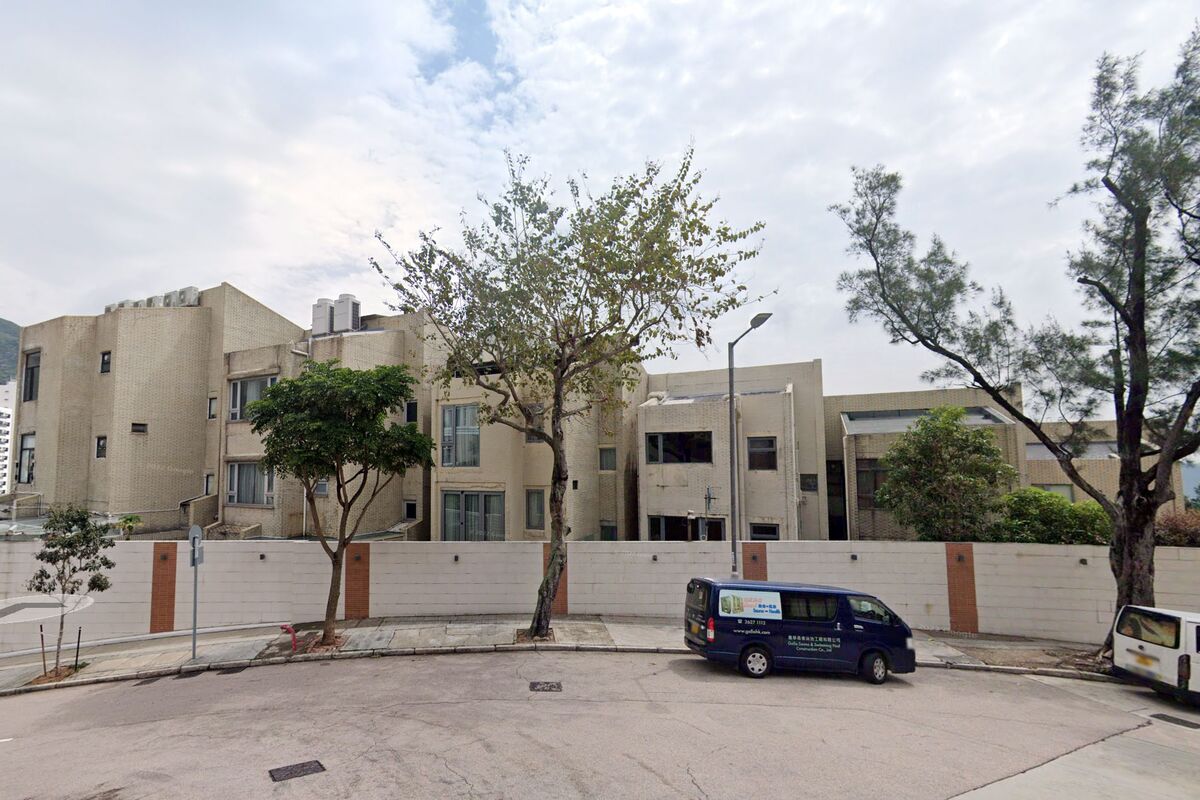 Hong Kong Mansion in Repulse Bay Sells for $21 Million in Distressed Disposal