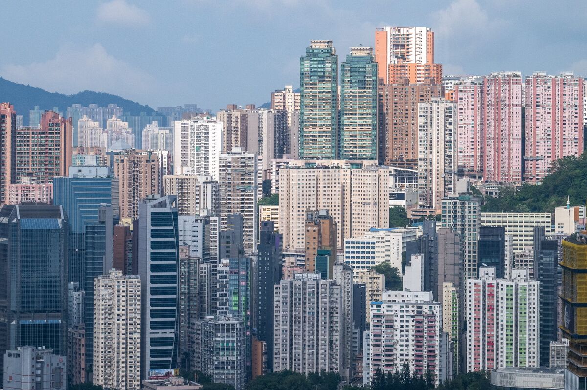 Hong Kong’s Rising Home Sales Still Face Economic Headwinds