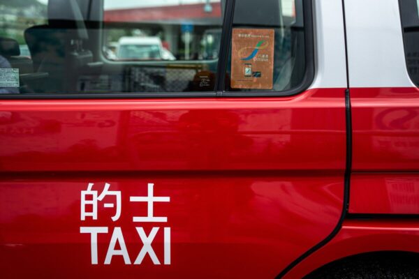 Hong Kong Cabbies' Love of Cash Stymies Fintech Ambition