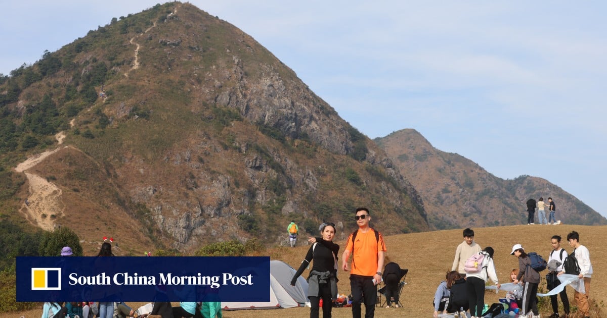 Hong Kong paraglider hits and injures hiker in botched landing, helicopter rescue needed