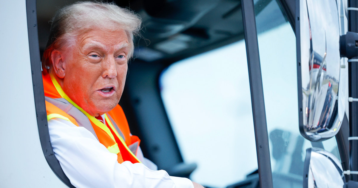 In Wisconsin, Trump courts 'garbage' outrage as Harris courts students