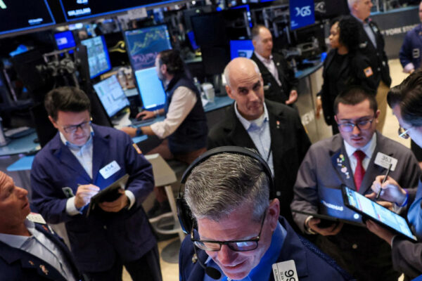 Stocks squeak by with minor gains, 10-year Treasury sits at 4.2%