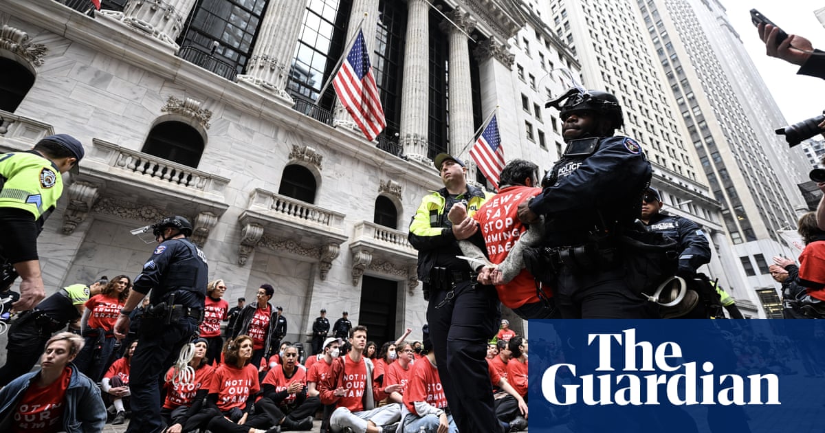 Police arrest pro-Palestinian protesters outside of New York Stock Exchange | New York
