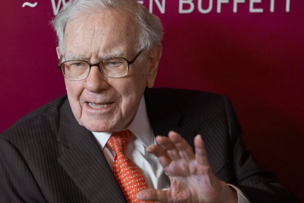 Warren Buffett sells $338 million Bank of America stock