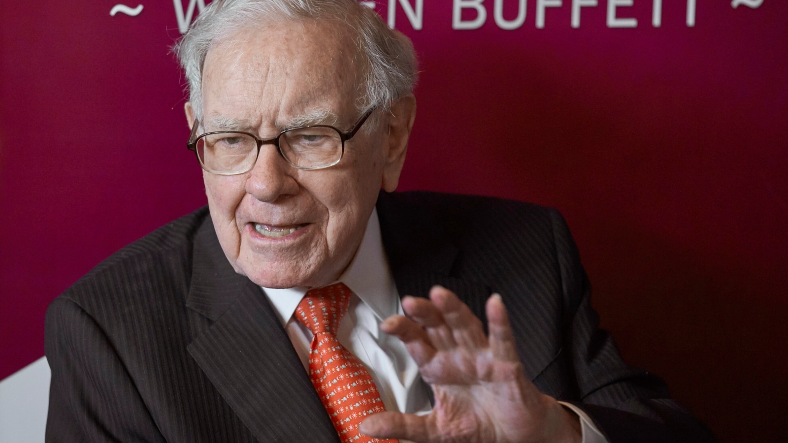 Warren Buffett sells $338 million Bank of America stock