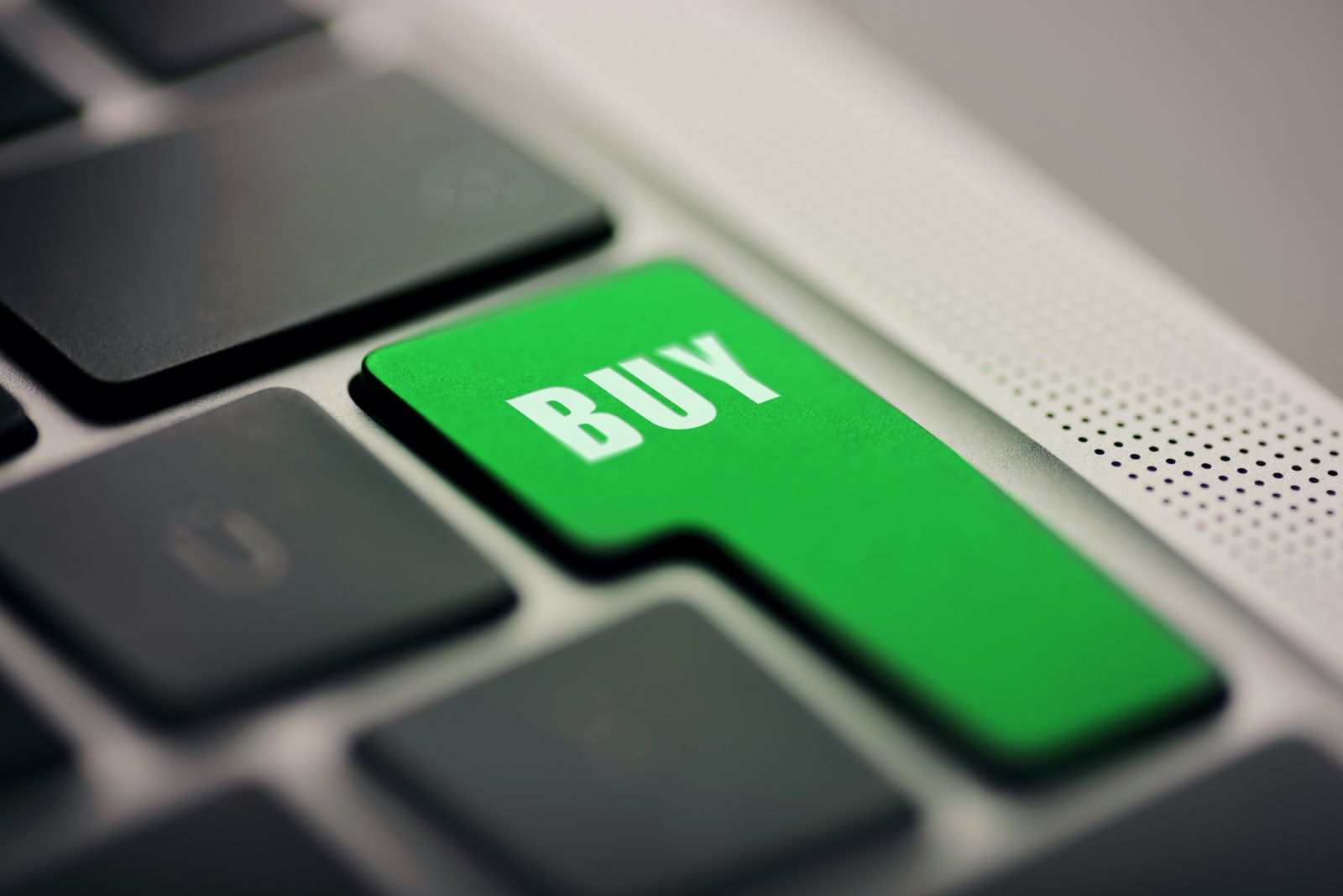 Is This Underperforming Warren Buffett Stock Finally a Buy?