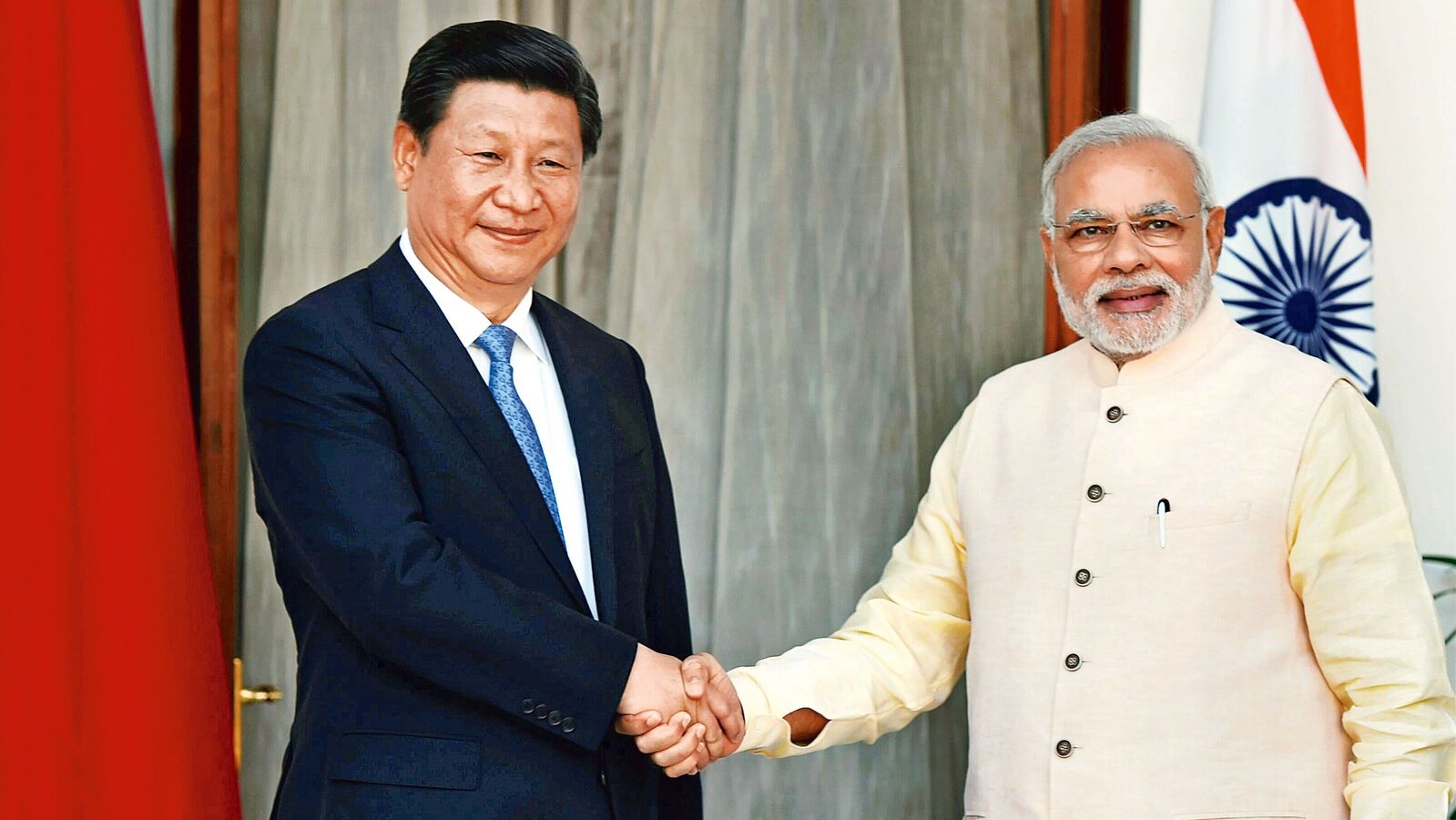 Prime Minister Narendra Modi shakes hands with Chinese President Xi Jinping. (File Photo)