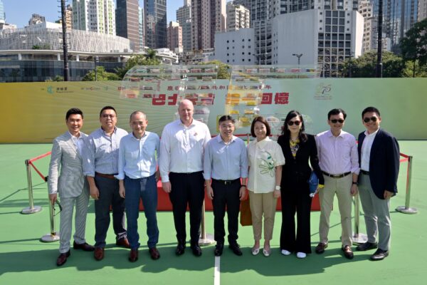 Bus parade and exhibition amid 75th National Day celebrations review important role of bus services in public transport system (with photos/videos)