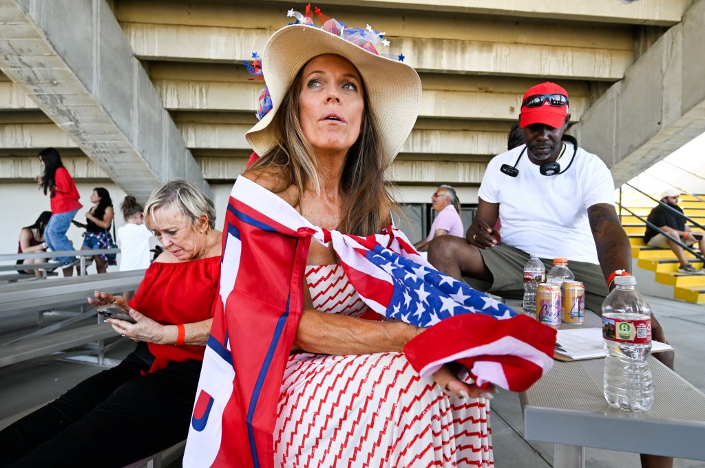 Thousands flock to see Donald Trump rally near Coachella – Press Enterprise