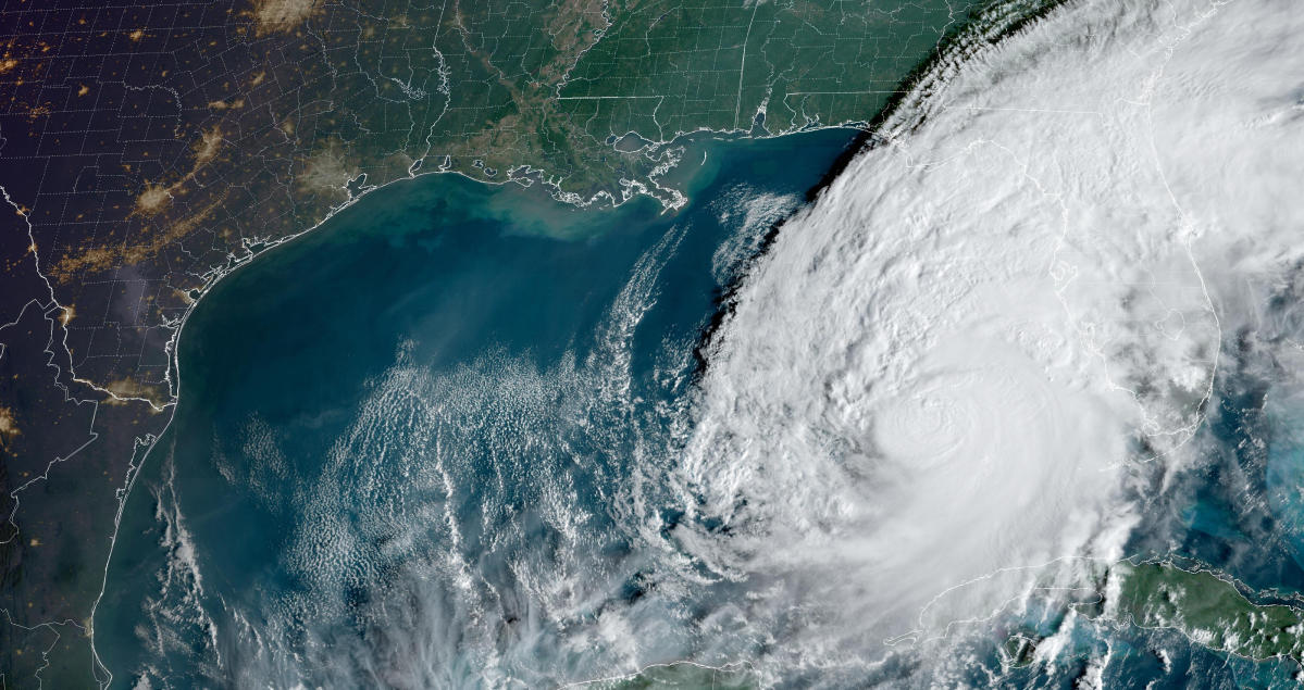 Category 3 storm makes landfall near Siesta Key, Fla., as forecasters warn of 'life-threatening storm surge' and flash flooding