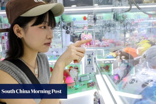 Buying happiness for HK$5? Why claw machines are suddenly all over Hong Kong Buying happiness for HK$5? Why claw machines are suddenly all over Hong Kong