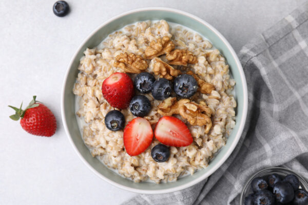 What Happens When You Eat Oatmeal Every Day? We Asked RDs