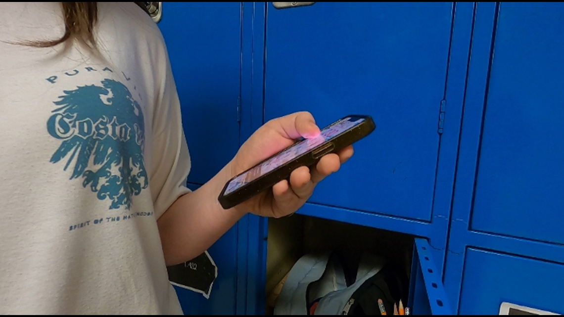 Minnesota schools coming up with policies to address phone use