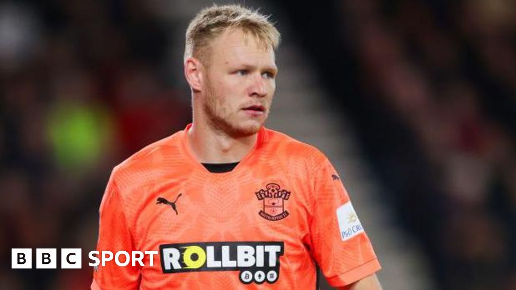 Aaron Ramsdale playing for Southampton