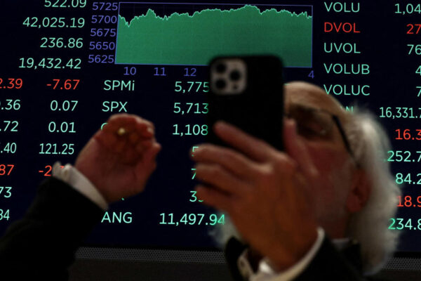 Dow, S&P 500 close on new record highs as banks kickoff earnings
