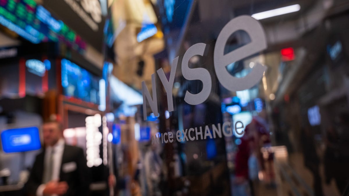 U.S.-listed stocks, ETFs could trade 22 hours a day on the NYSE