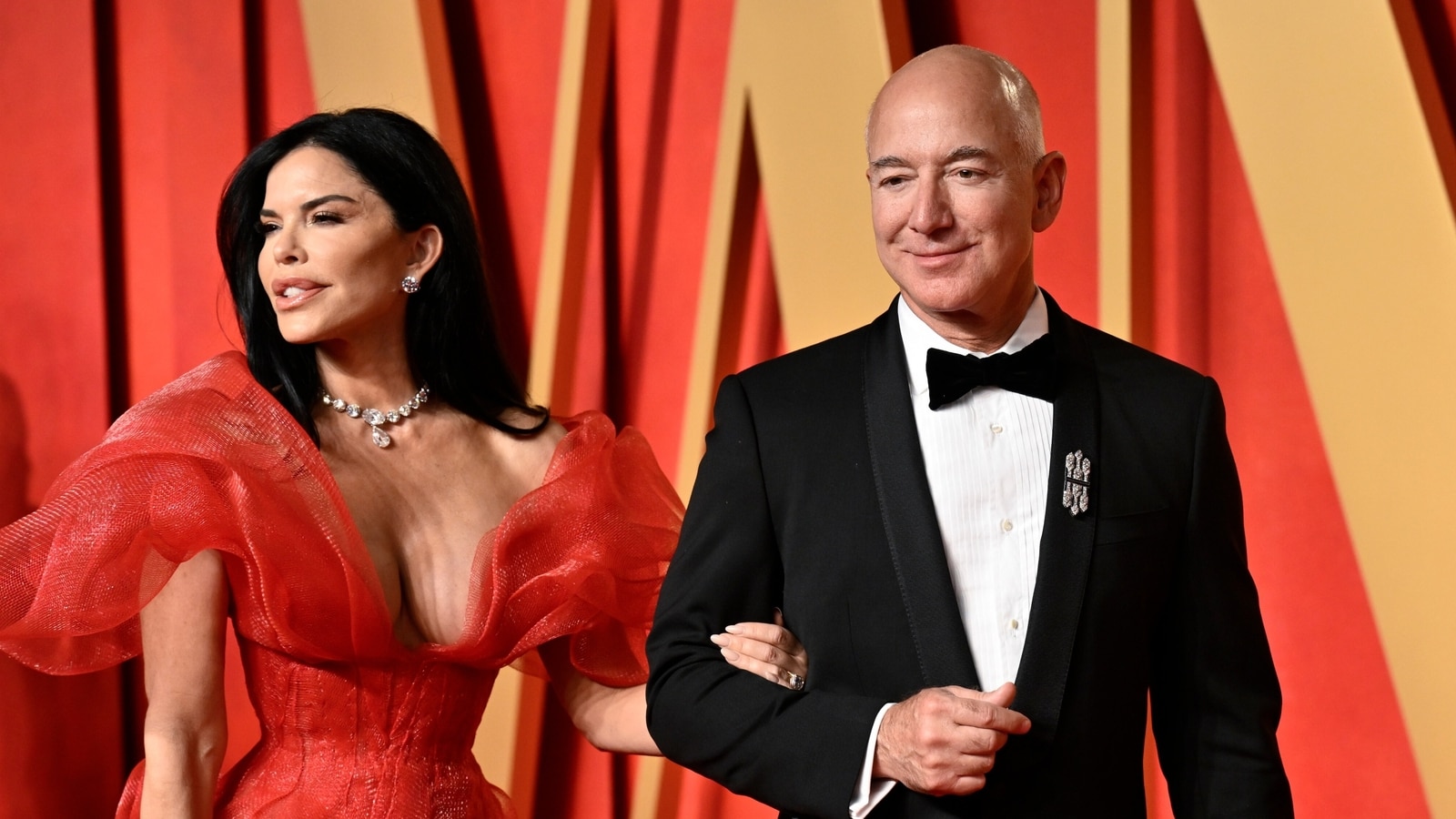 Jeff Bezos blocking Kamala Harris's endorsement? Staffers ‘restless’ over Washington Post’s silence | World News