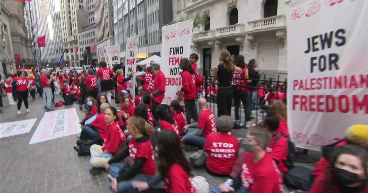 Over 200 arrests outside New York Stock Exchange after U.S. announces aid to Israel