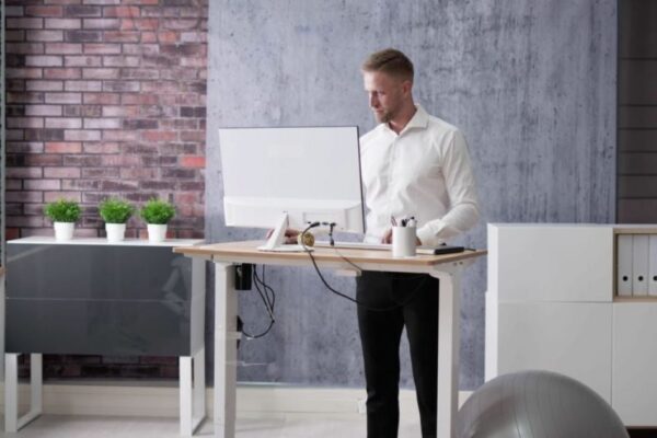 Standing desks may increase risk of swollen veins and blood clots – study