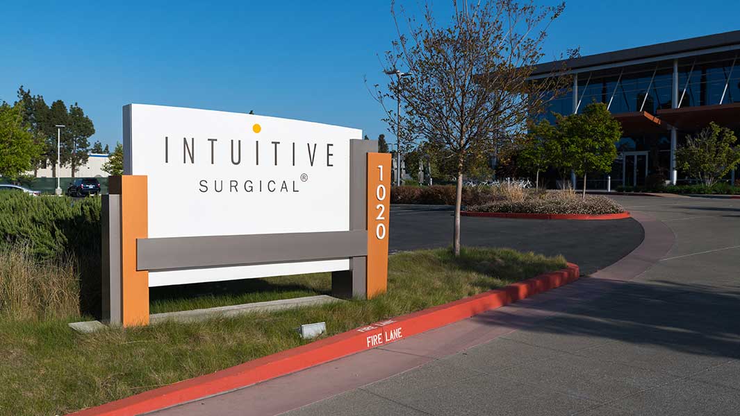 Intuitive Surgical Stock Adds To 40% Run With Massive Profit Beat, Strong Procedure Growth