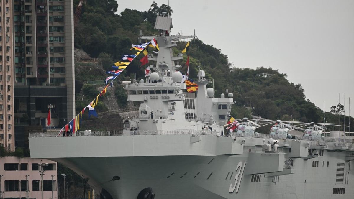 Advanced Chinese warship showcased in Hong Kong