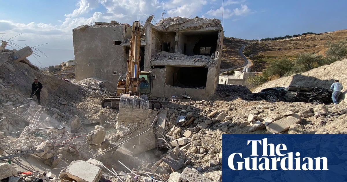 ‘We won’t leave’: survivors defiant after Israel turns sights on Lebanon’s Baalbek region | Lebanon