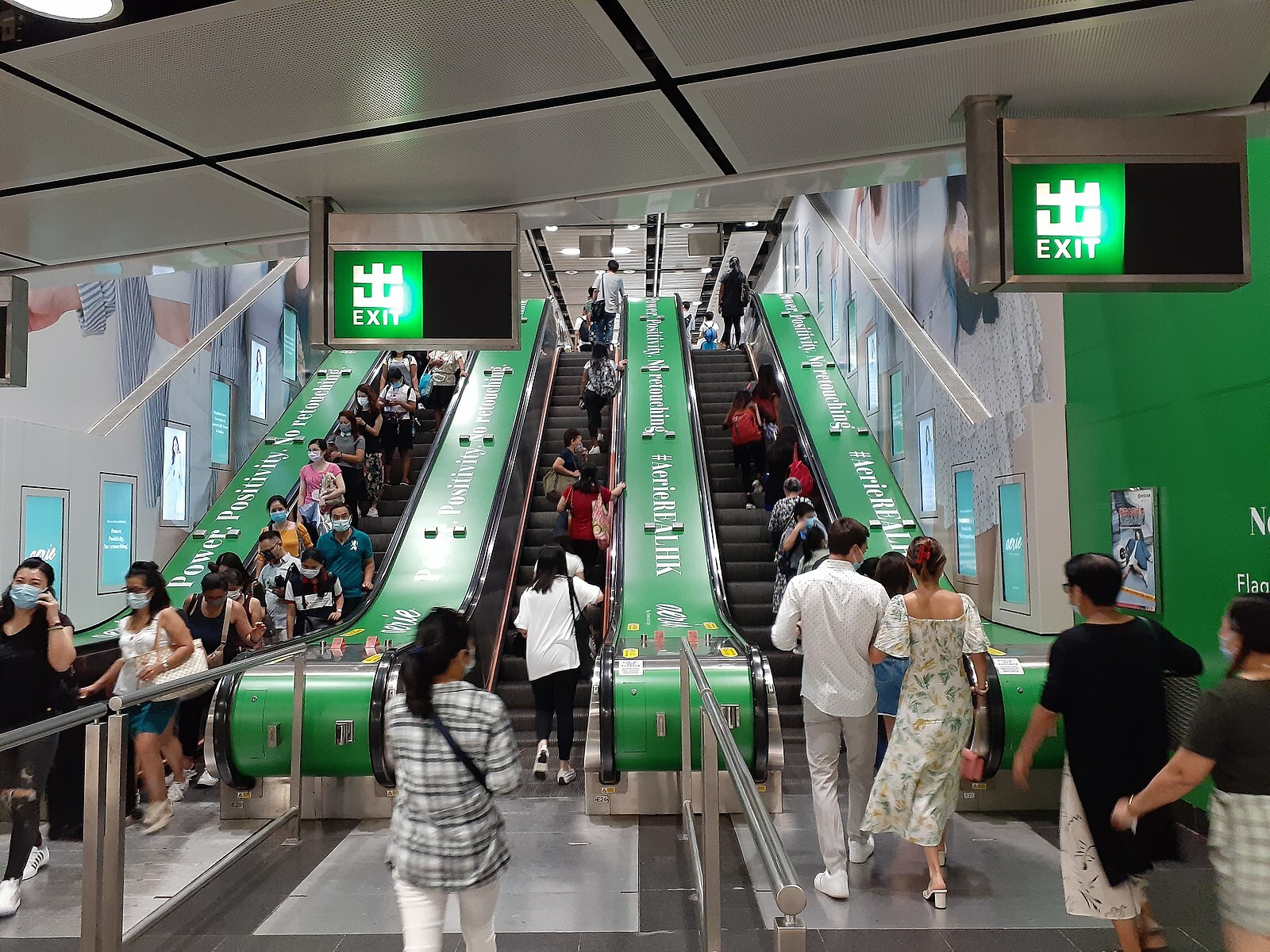 Hong Kong MTR now urges people to stand on both sides of escalators