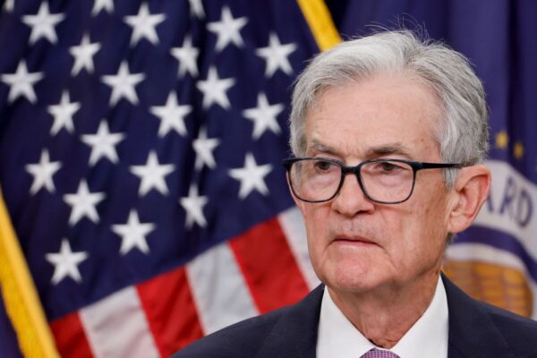 Fed’s Powell Says No Need to Hurry Interest-Rate Cuts With US Economy Strong