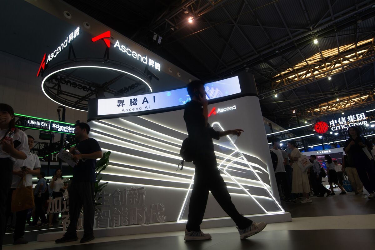 China’s Chip Advances Stall as US Curbs Hit Huawei AI Product