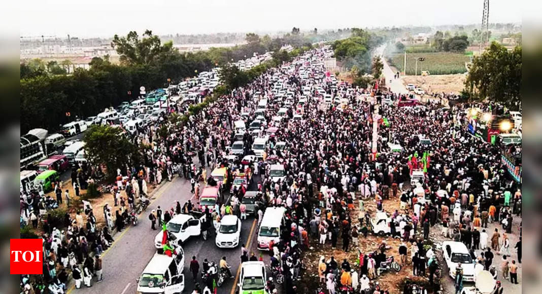 6 die in Pakistan as protesters demand Imran's release, govt deploys army in capital